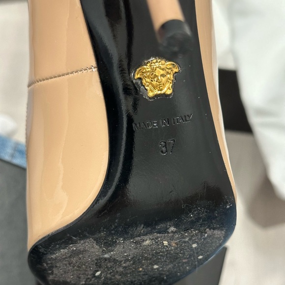 Authentic Versace Medusa heels - Picture 2 of 9